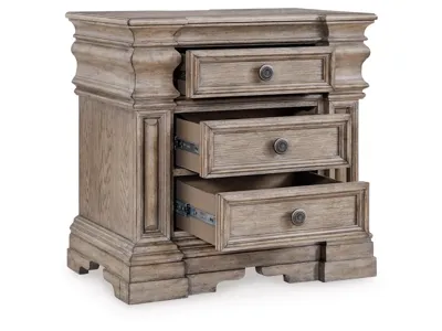 Signature Design by Ashley Blairhurst Queen Panel Bed, Dresser, Mirror and 2 Nightstands - B916B10