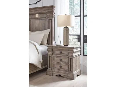 Signature Design by Ashley Blairhurst Queen Panel Bed, Dresser, Mirror and 2 Nightstands - B916B10