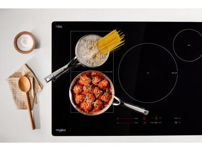 30" Whirlpool Intelligent Induction Cooktop with Temp Cook Technology - WCIT7030SB