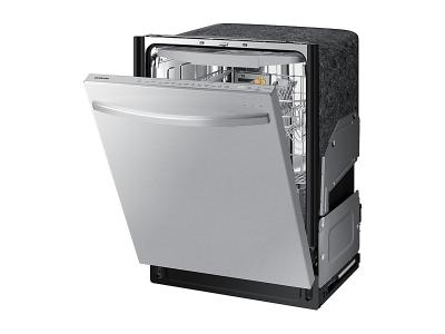 24" Samsung 44 dBA Smart Dishwasher with Stormwash+ - DW80B6061US/AA