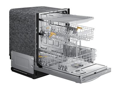 24" Samsung 44 dBA Smart Dishwasher with Stormwash+ - DW80B6061US/AA