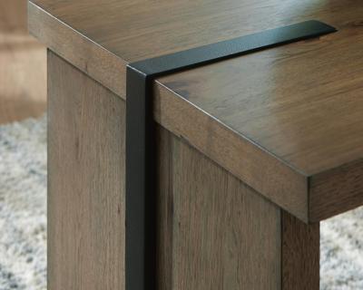 Signature Design by Ashley Kandinew End Table - T554-2
