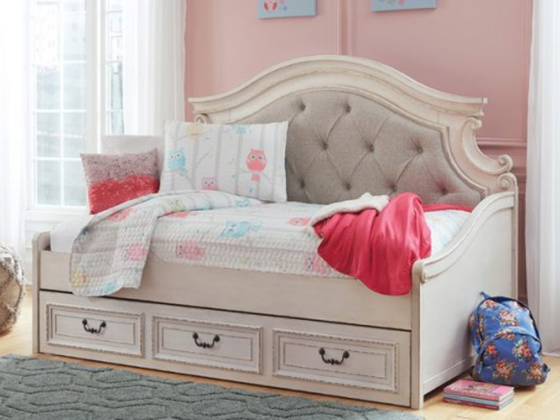 Signature Design by Ashley Realyn Twin Day Bed - B743-80