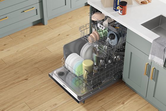 24" Whirlpool Large Capacity Dishwasher with 15 Place Settings -  WDTA80SAKZ