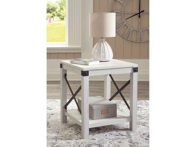 Signature by Ashley Square End Table/Bayflynn T172-2