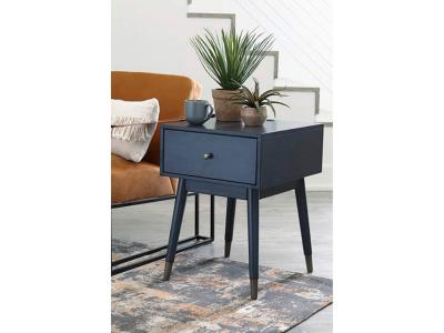 Signature by Ashley Accent Table/Paulrich A4000297