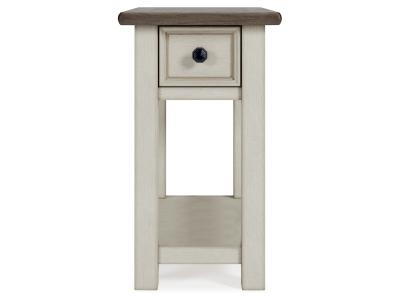 Chair Side End Table/Bolanburg T637-107
